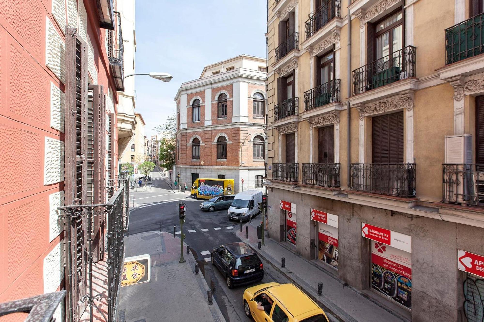 Apartamentos Day Madrid Plaza De Espana Centro Gran Via Sol Malasana Esterno foto